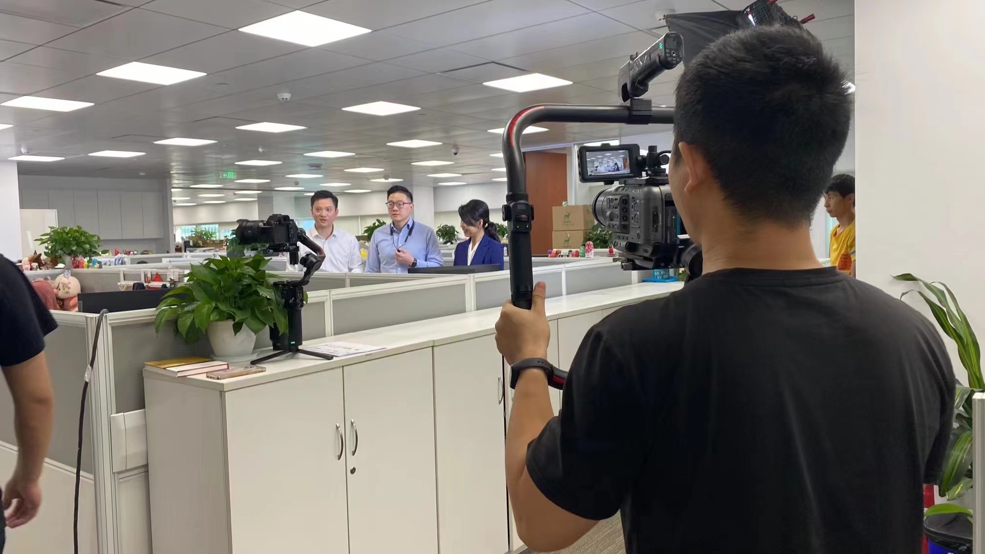 上海企业工厂宣传片拍摄时候的技巧和流程